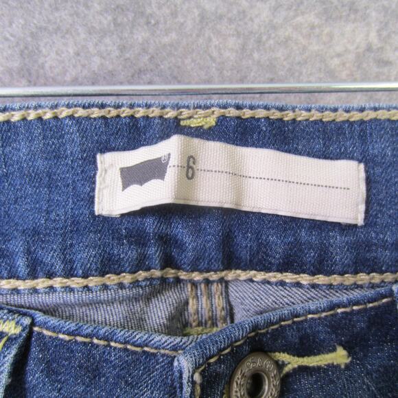 Levis Denim Bermuda Shorts Womens 6 Blue Cuffed Jean Mid Rise Casual Summer - Picture 2 of 7